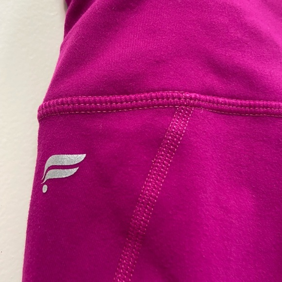 Fabletics small/med fuchsia leggings inside pocket sheer stripes down leg - Picture 9 of 11